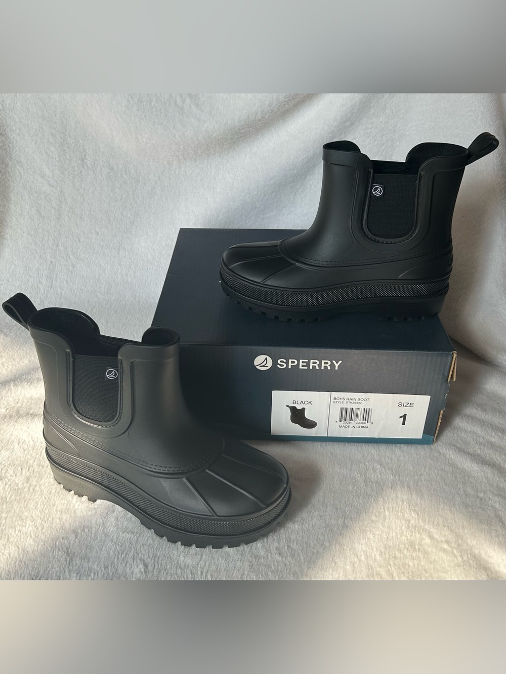 Sperry Big Kid size 1 Chelsea Black Pull-on Preppy Coastal Rain Duck Boots